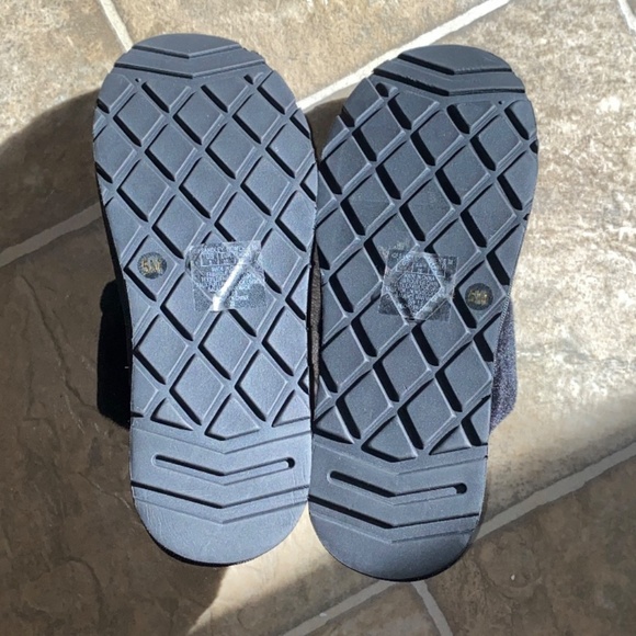 GUESS Sandley Shearling Slippers - Picture 5 of 6